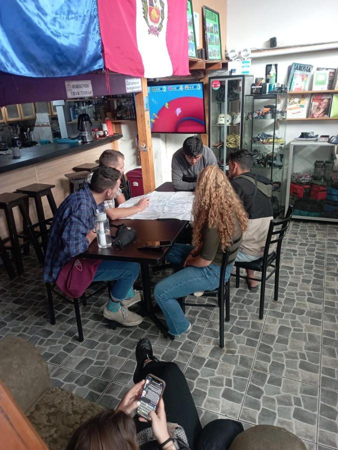 Andes Hostel Уарас Экстерьер фото